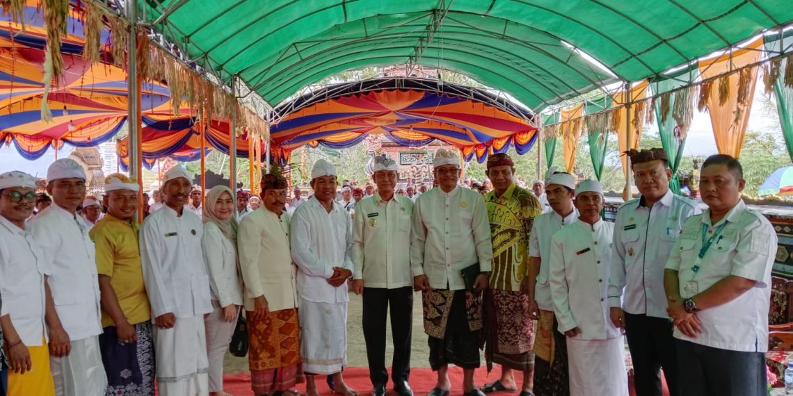 Wabup Ali Rahman Hadiri Upasaksi Karya Ngenteg Linggih 
