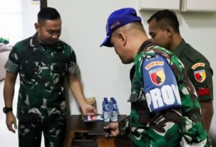 Cegah Judi Online, Dandim Bojonegoro kembali Cek Ponsel Anggota