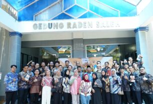 Gelar Pameran “Ragom Karya”, Puluhan Mahasiswa DKV Darmajaya Tampilkan Karyanya