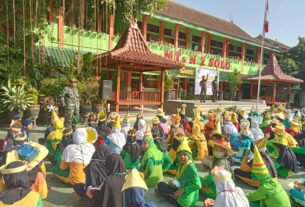 Danramil 01/Laweyan Berikan Pembekalan Dan Motivasi Semangat Belajar Kepada Peserta Didik Baru MTsN 2 Surakarta