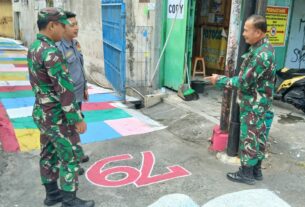 Danramil 03/Serengan Bersama Babinsa Himbau Masyarakat Meriahkan HUT RI ke -79