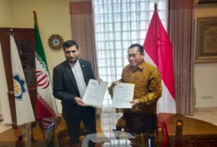 Ketum SMSI Firdaus Tandatangani MoU Bersama Konselor Kebudayaan Iran Ebrahimi