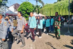 Babinsa Sumber Bekali Mahasiswa KKN UNS Dengan Pelatihan PBB, Ini Tujuannya