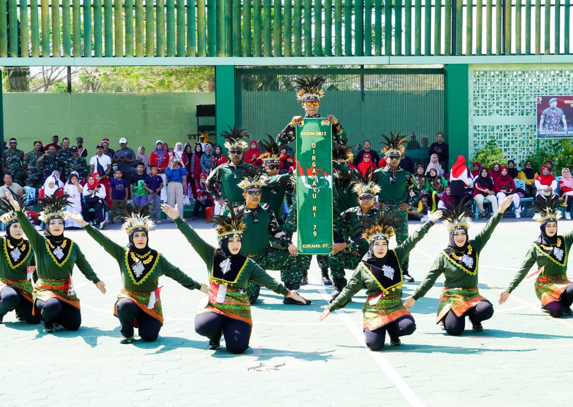 Babinsa dan Persit Koramil Kepohbaru Bojonegoro Juarai Lomba Joget Komando