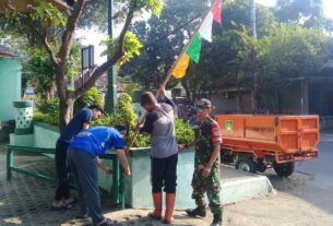 Begini Cara Babinsa Keprabon Dalam Menyambut HUT Kemerdekaan RI Ke-79 di Wilayah Binaan