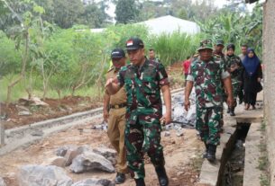 Dandim 0410/Kota Bandar Lampung Tinjau Lokasi Pelaksanaan Karya Bhakti di Pinang Jaya