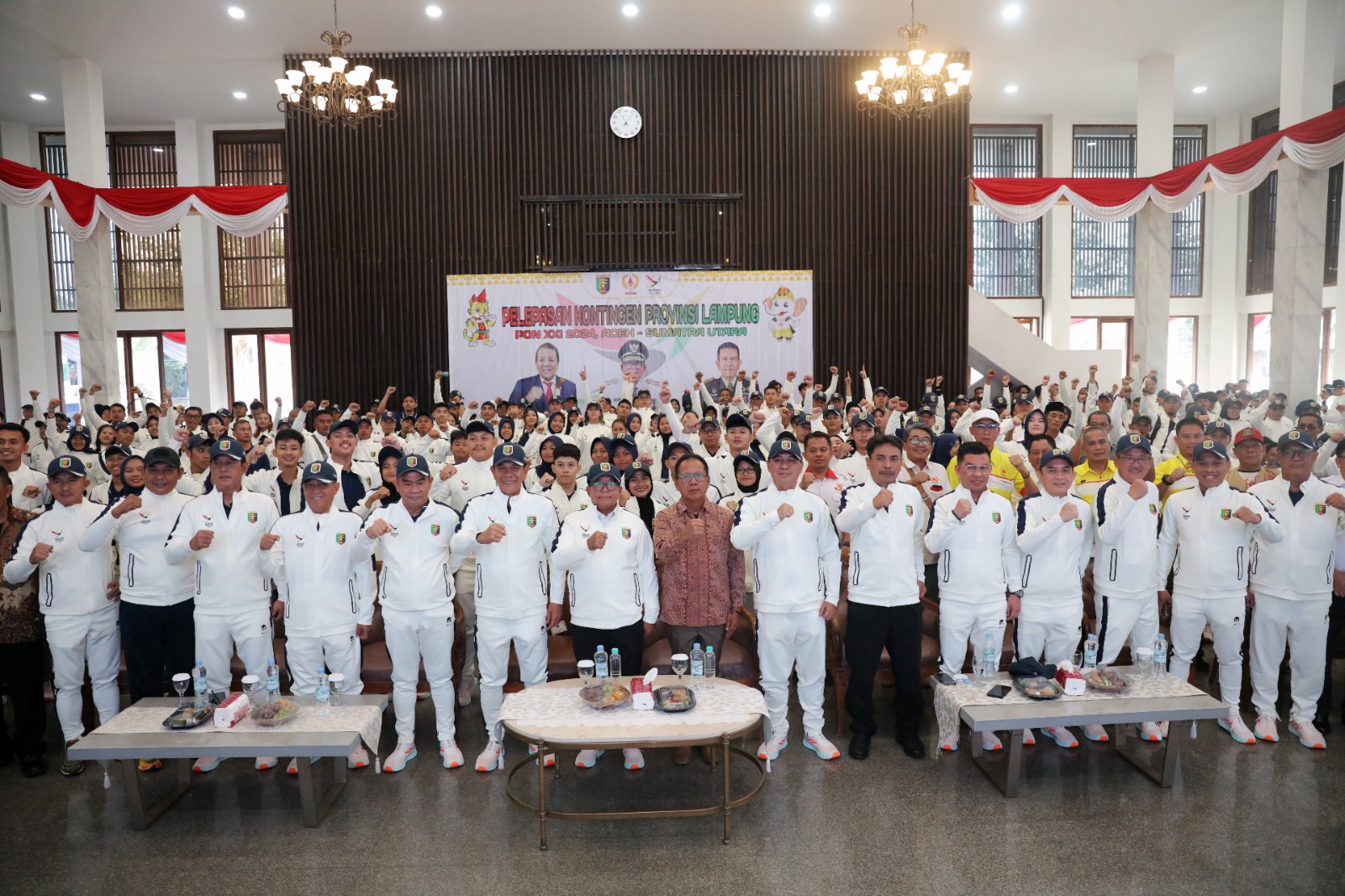 Pj. Gubernur Samsudin Lepas Kontingen Lampung Ikuti PON XXI Aceh-Sumatera Utara 2024, Targetkan Raih 7 Besar dengan 35 Medali Emas