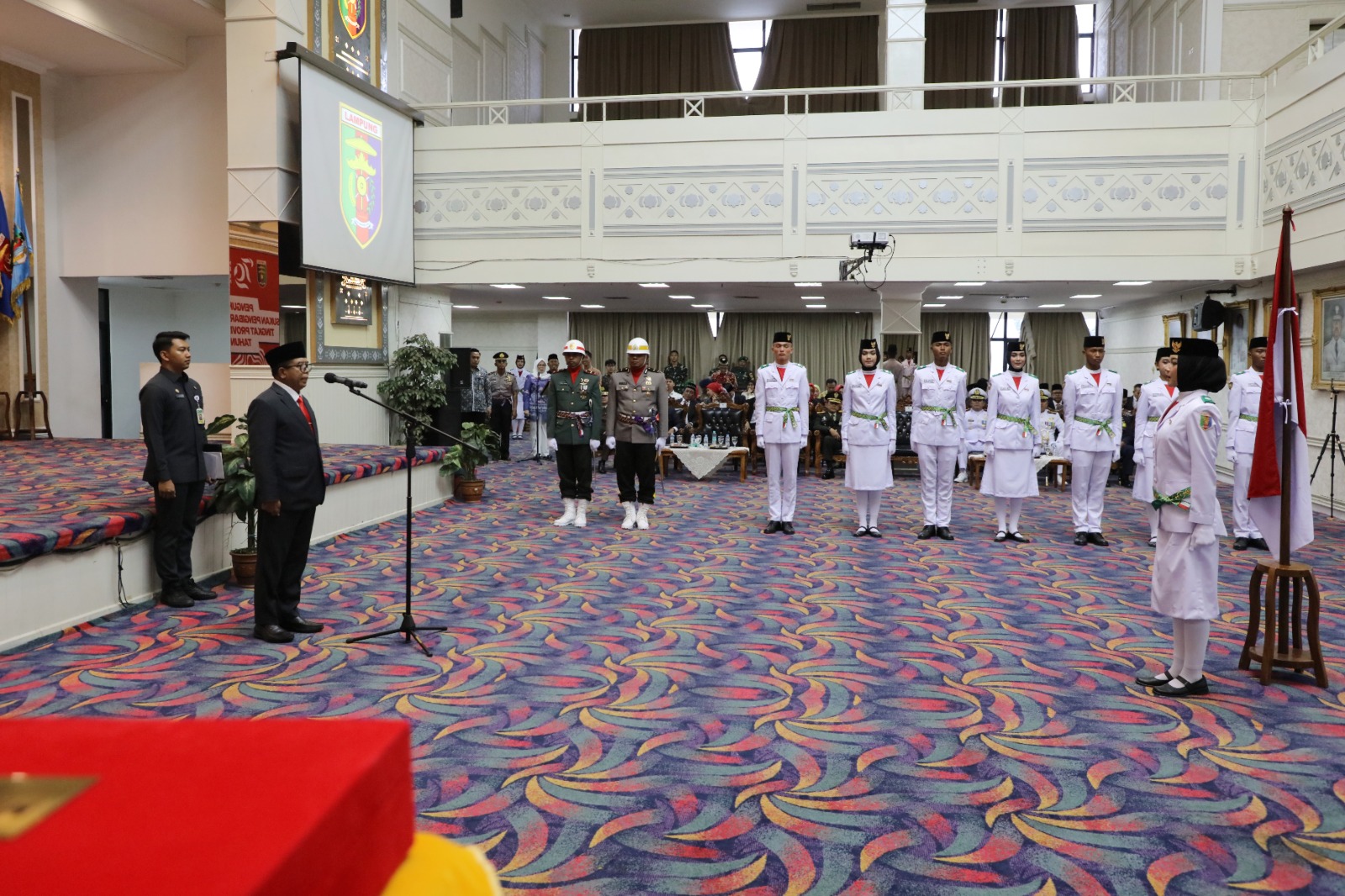Pj. Gubernur Samsudin Kukuhkan 33 Anggota Paskibraka Tahun 2024 Hasil Seleksi Seluruh Siswa SMA/SMK Kabupaten/Kota se-Provinsi Lampung