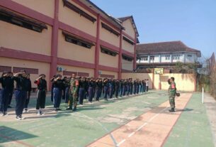 Peduli Generasi Penerus Bangsa, Babinsa Sumber Berikan Materi Wasbang Dan Pelatihan PBB Kepada Siswa-siswi SMEA Wijaya Kusuma