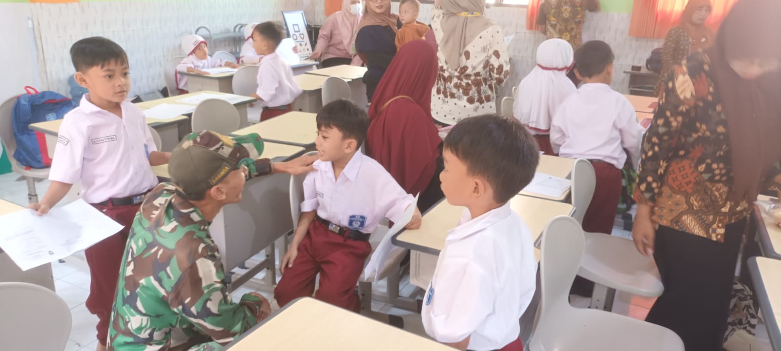 Peduli Kesehatan Anak, Babinsa Karangasem Dampingi Pelaksanaan Program BIAS Dan Skrining Kesehatan