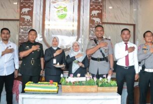 Polres Tulang Bawang Berikan Surprise Pada HUT Ke-79 Mahkamah Agung RI Tahun 2024, AKBP James: Wujud Nyata Sinergitas Antar Lembaga