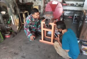 Sambangi Pelaku UMKM Home Industry Alsintan, Babinsa Pajang Berikan Motivasi Dan Semangat Kerja