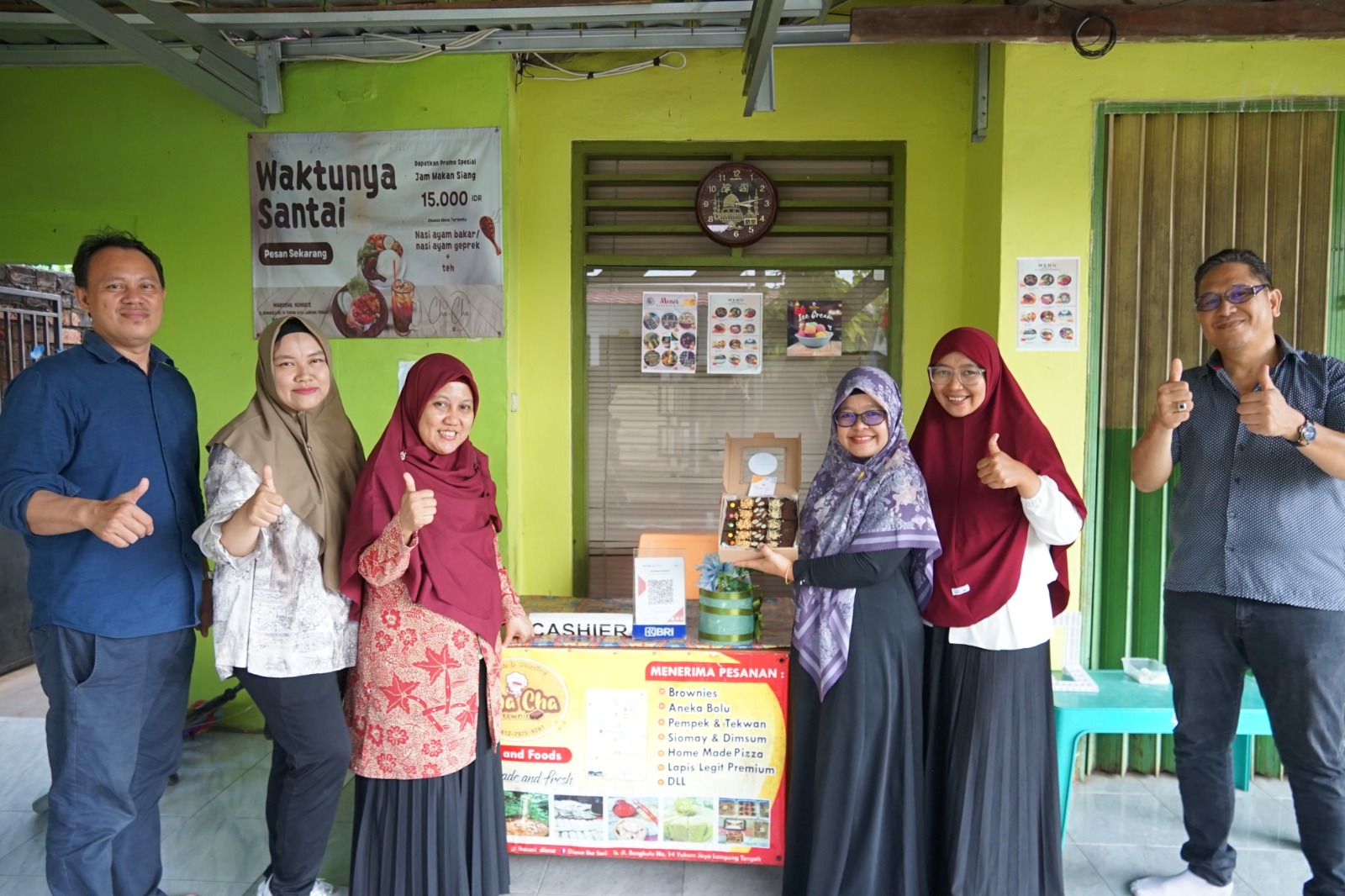 Sinergi IIB Darmajaya dan Cha Cha Brownie: Kolaborasi Akademis untuk Majukan UMKM Lokal