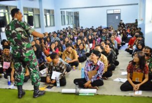 Dandim 0735/Surakarta Bekali Wawasan Kebangsaan Dan Bela Negara Kepada Mahasiswa Baru Universitas Pignatelli Triputra