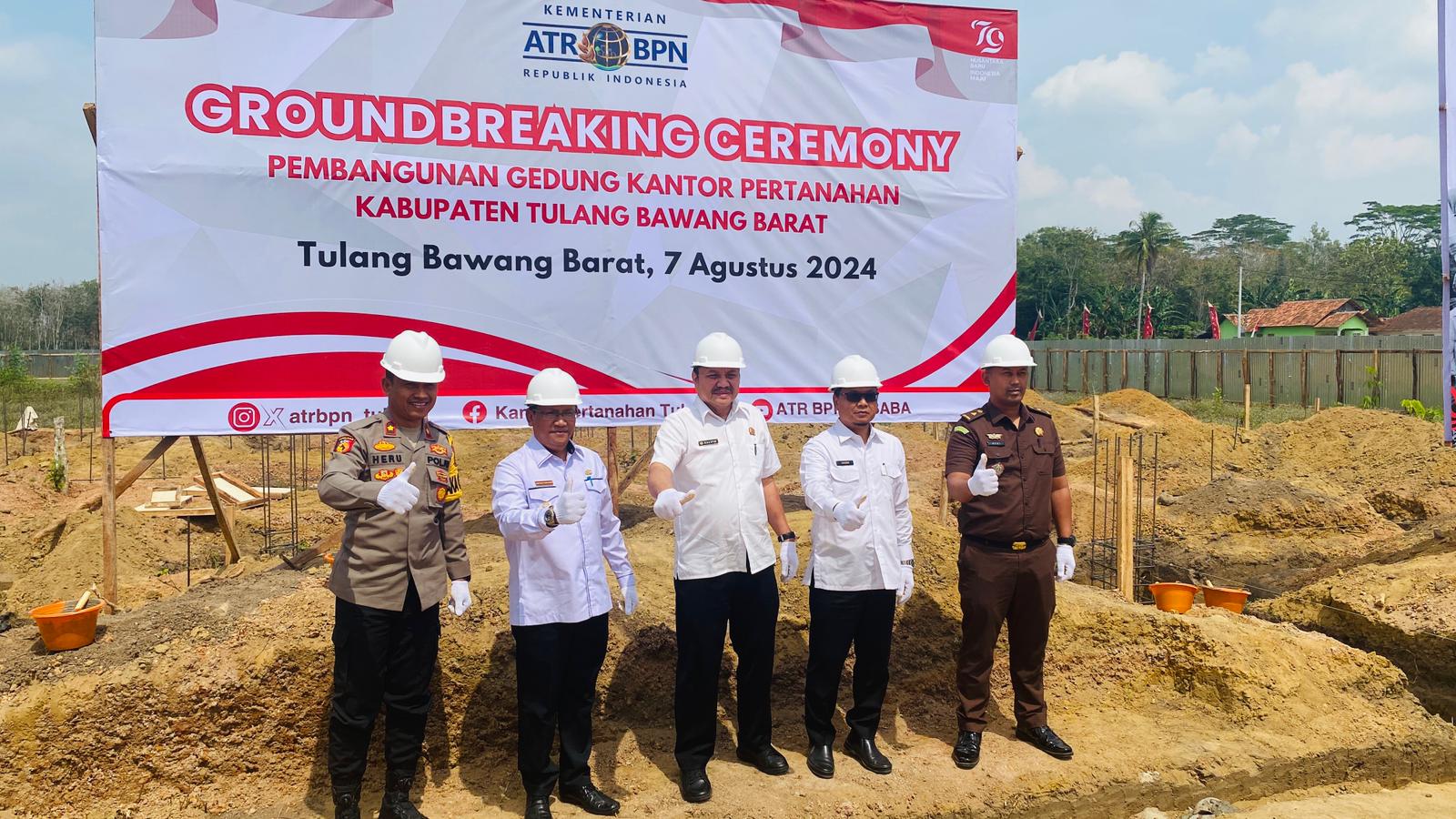 Wakapolres Tulang Bawang Barat Hadiri Peletakan Batu Pertama Pembangunan Kantor Pertanahan