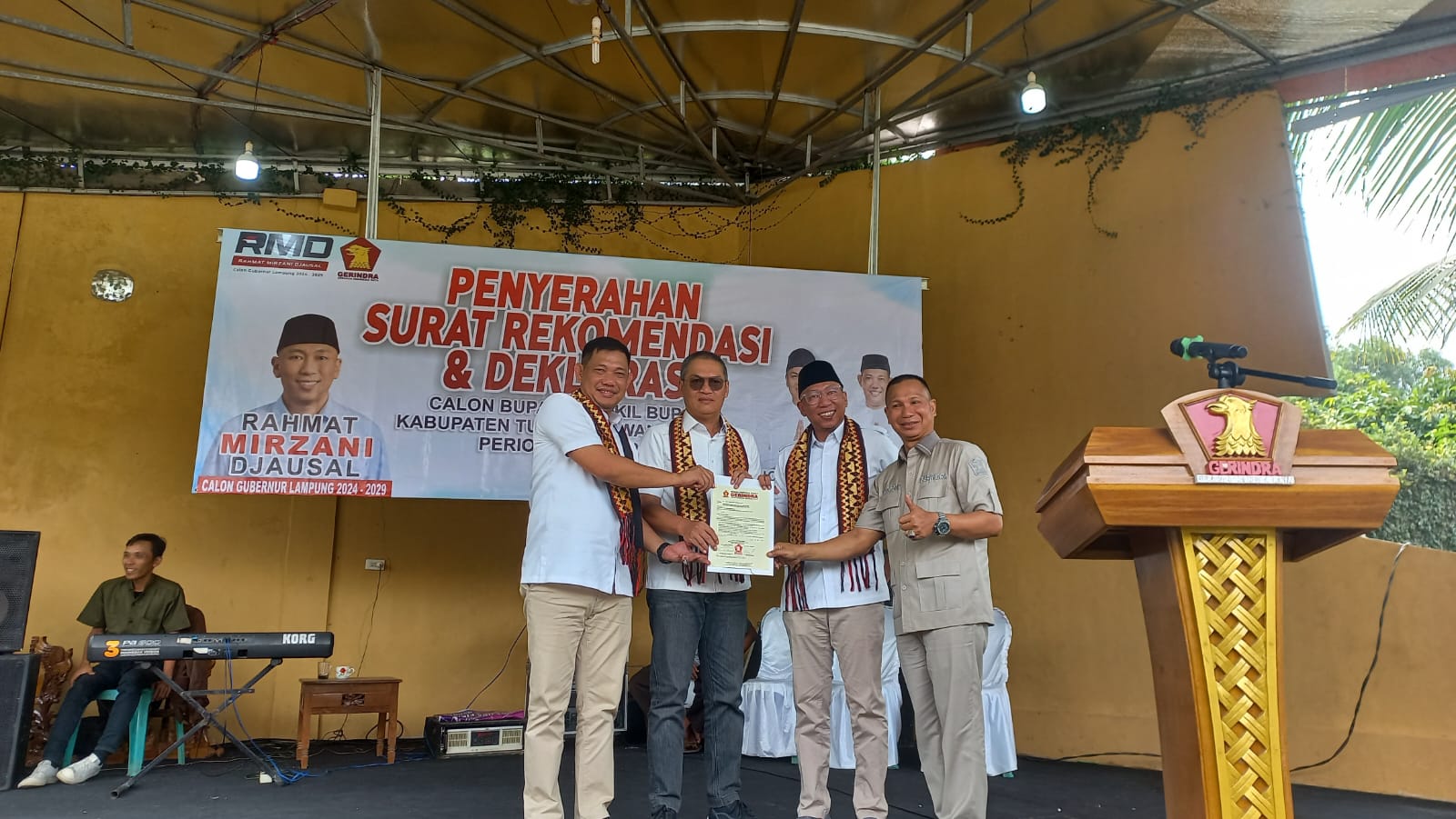 Pasangan Nona resmi kantongi Rekomendasi partai Gerindra.

