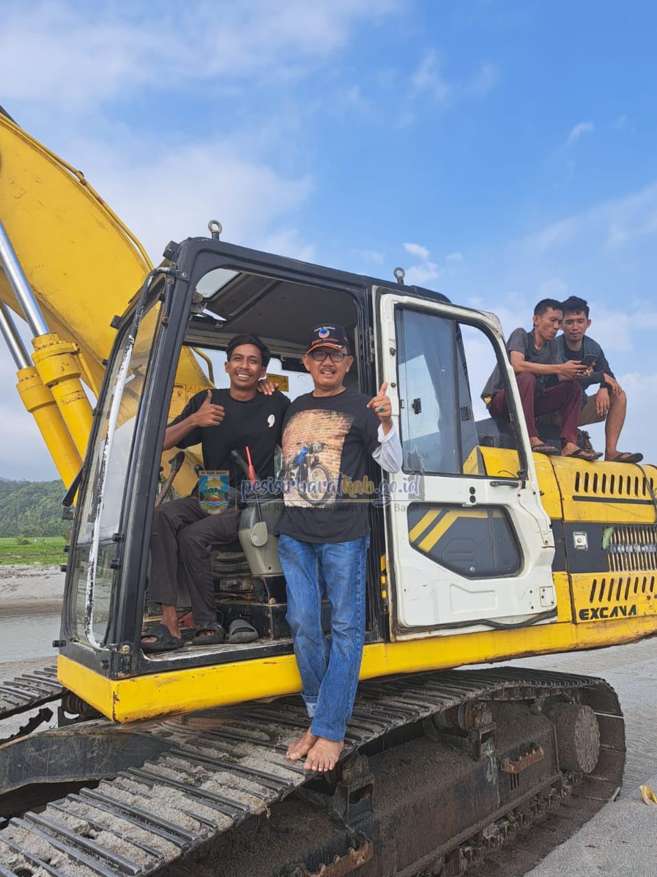 Bupati Agus Istiglal terjun langsung pantau pengerjaan Normalisasi Way Laay