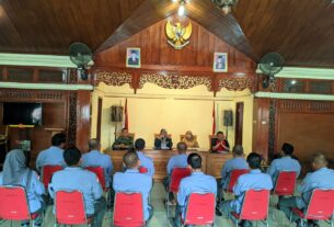 Jelang Pilkada 2024, Babinsa Kepatihan Wetan Himbau Linmas Tingkatkan Kewaspadaan Dan Sinergitas