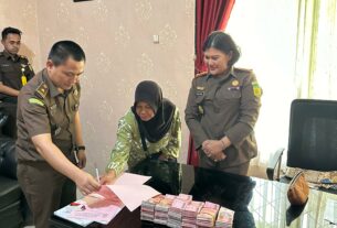 Kajari Way Kanan, Terima Uang Pengganti Kerugian Negara, Kasus Korupsi APBKampung Sukajadi