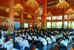 Kasdim 0735/Surakarta Menjadi Narasumber Pengenalan Kehidupan Kampus Bagi Mahasiswa Baru (PKKMB) Poltek Indonusa Surakarta Tahun 2024