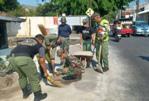 Warga Tak Mau Kalah Semangatnya Dengan Satgas KBD Tahap VI di Wilayah Kelurahan Jagalan