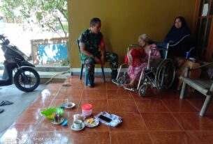 Babinsa Peduli, Bezuk Warga yang Sakit