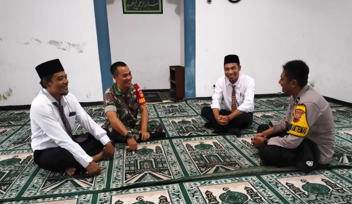 Babinsa Winong Tumbuhkan Kedekatan Dengan Tokoh Agama