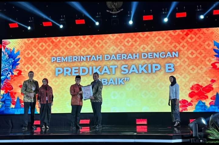 Pemkab Lampura raih penghargaan SAKIP Award 2024

<div class=