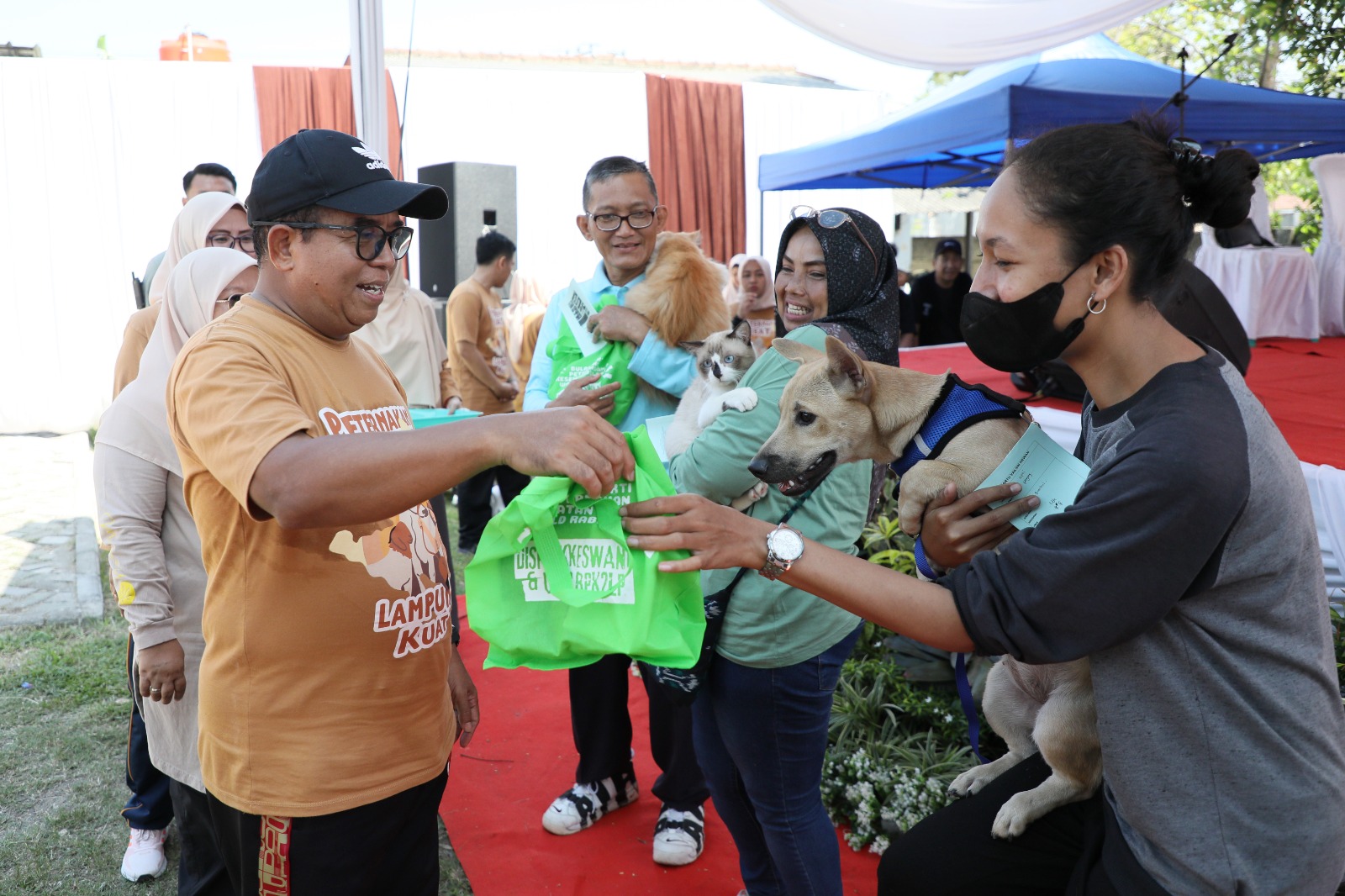 Hadiri Acara Bulan Bakti Peternakan dan World Rabies Day 2024, Pj. Gubernur Samsudin Tegaskan Komitmen Tingkatkan Produksi Ternak dan Cegah Rabies di Lampung