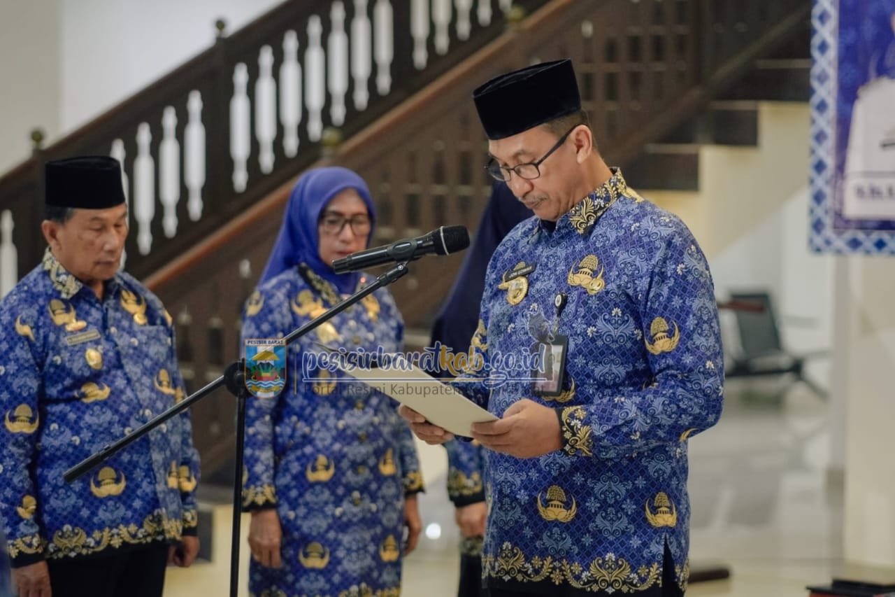 Jon Edwar mengukuh kan sekaligus melantik dewan pengurus (dp) korps pegawai Republik indonesia (korpri)