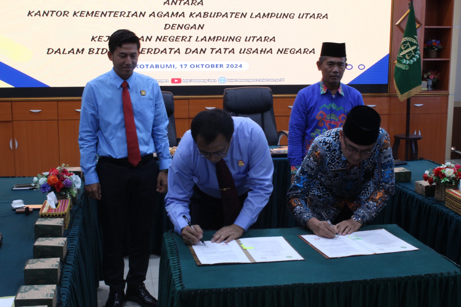 Kejari Lampura bersama Kemenag lakukan penandatanganan Perjanjian bersama