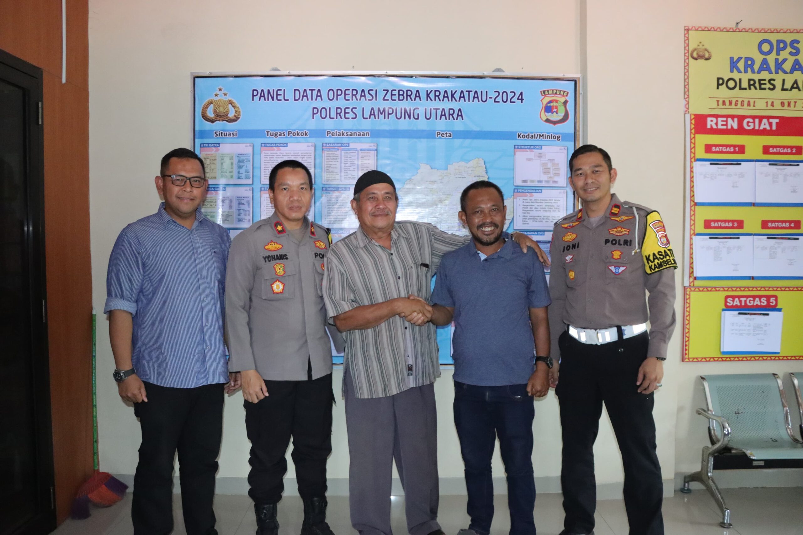 Laka Lantas di Lamura, Keluarga Alm. Ardian Singo Putra dan Iskandar Sepakat Berdamai