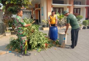 Patut Dicontoh..!! Ternyata Begini Cara Babinsa Kratonan Dalam Menjaga Kebersihan Dan Kerapian Lingkungan