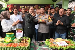 Usai Gelar Upacara HUT Ke 79 TNI Kodim Sukoharjo, Dapat Kejutan Dan Ucapan Selamat