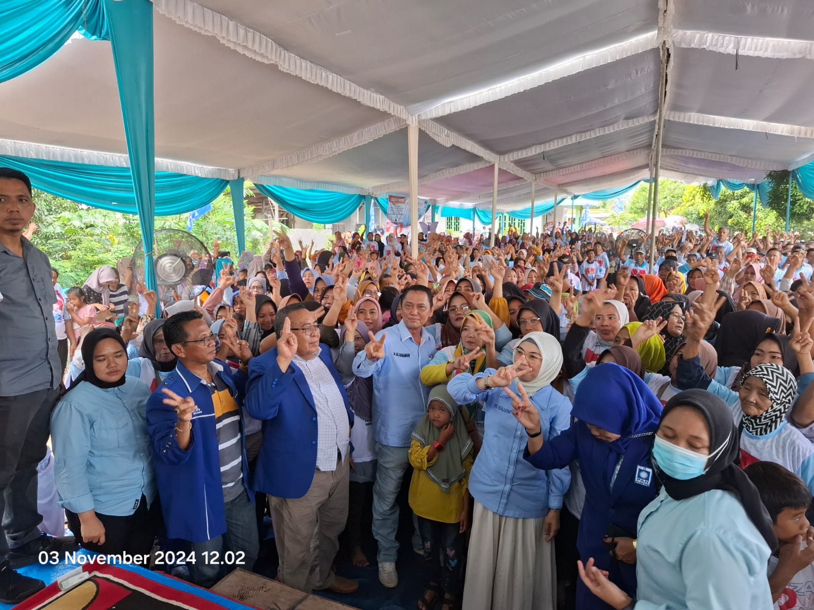 Ribuan masyarakat Kampung Gunung Sangkaran antusias sambut kampanye tatap muka