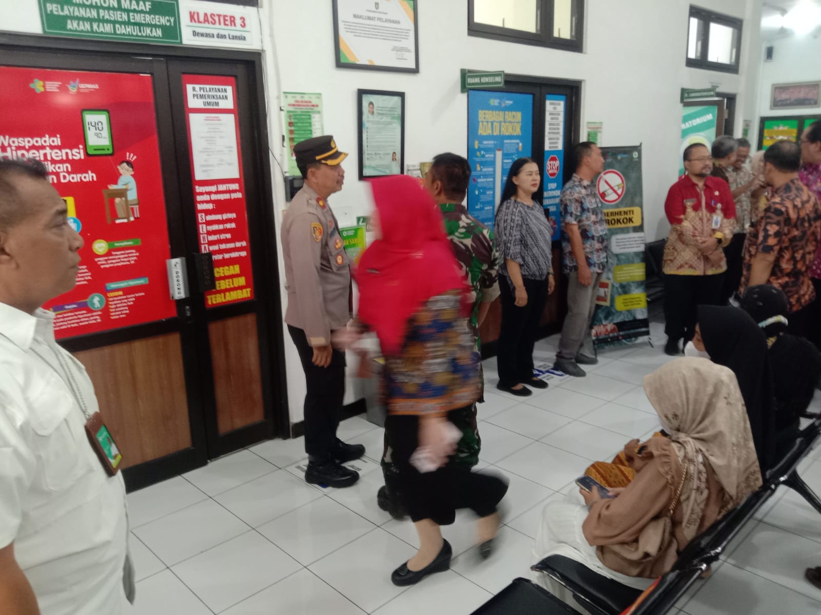 Babinsa Kratonan Ikuti Kunker Menteri Kesehatan RI di Puskesmas Kratonan Serengan