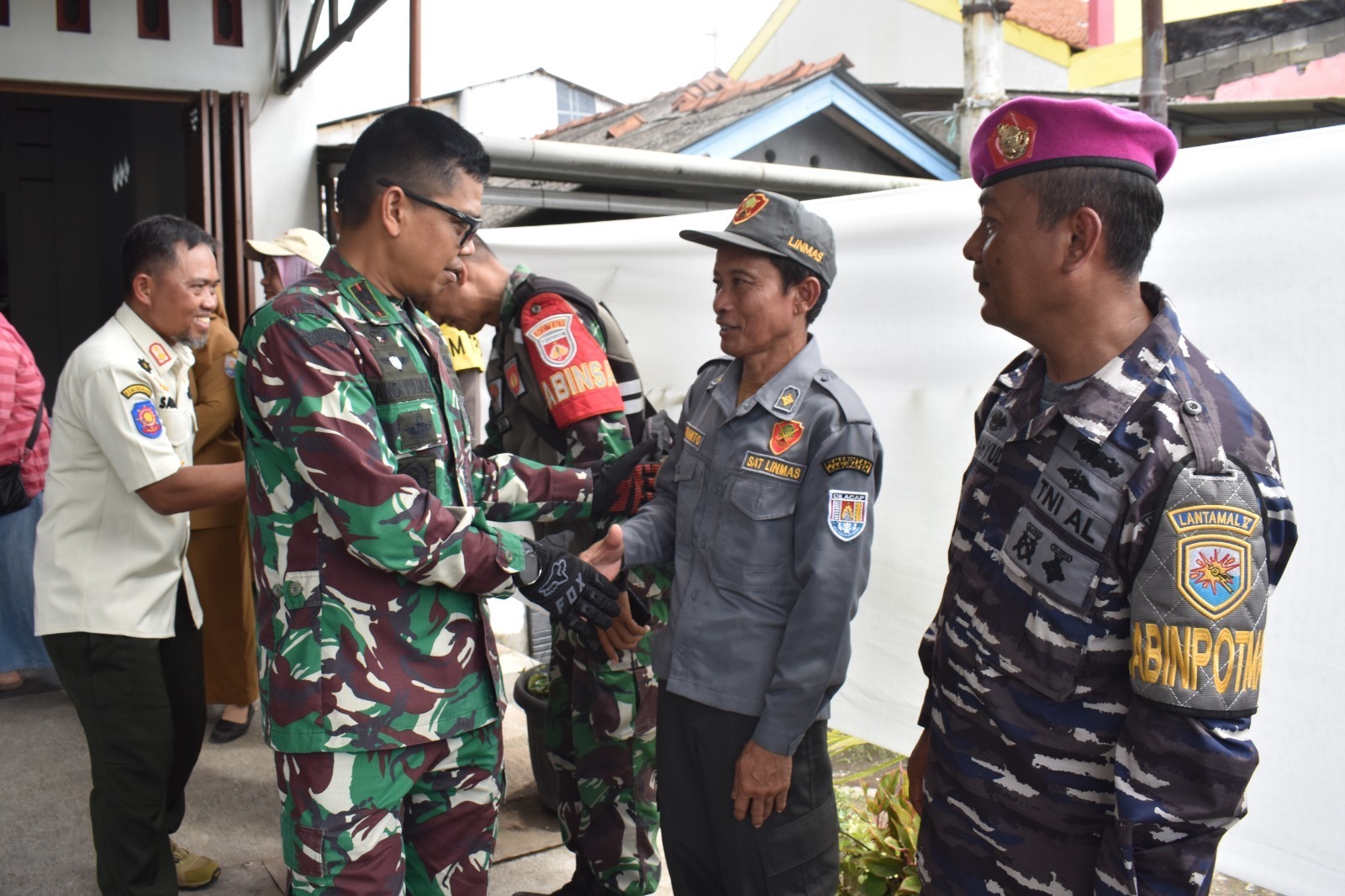 Dandim Bersama Kapolresta Cilacap Cek Kesiapan TPS Menjelang Pilkada 2024