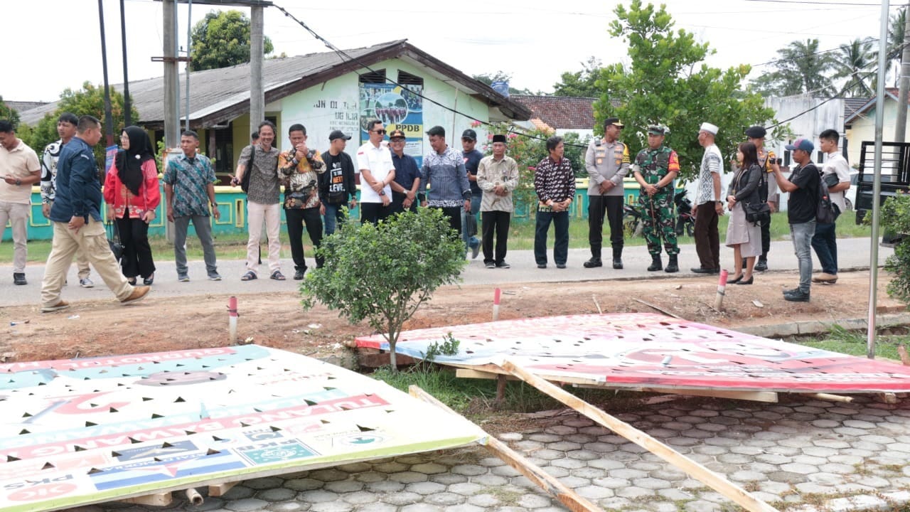 Hadiri Pembersihan APK Secara Simbolis, Kapolres Tulang Bawang: Awal Dimulainya Masa Tenang