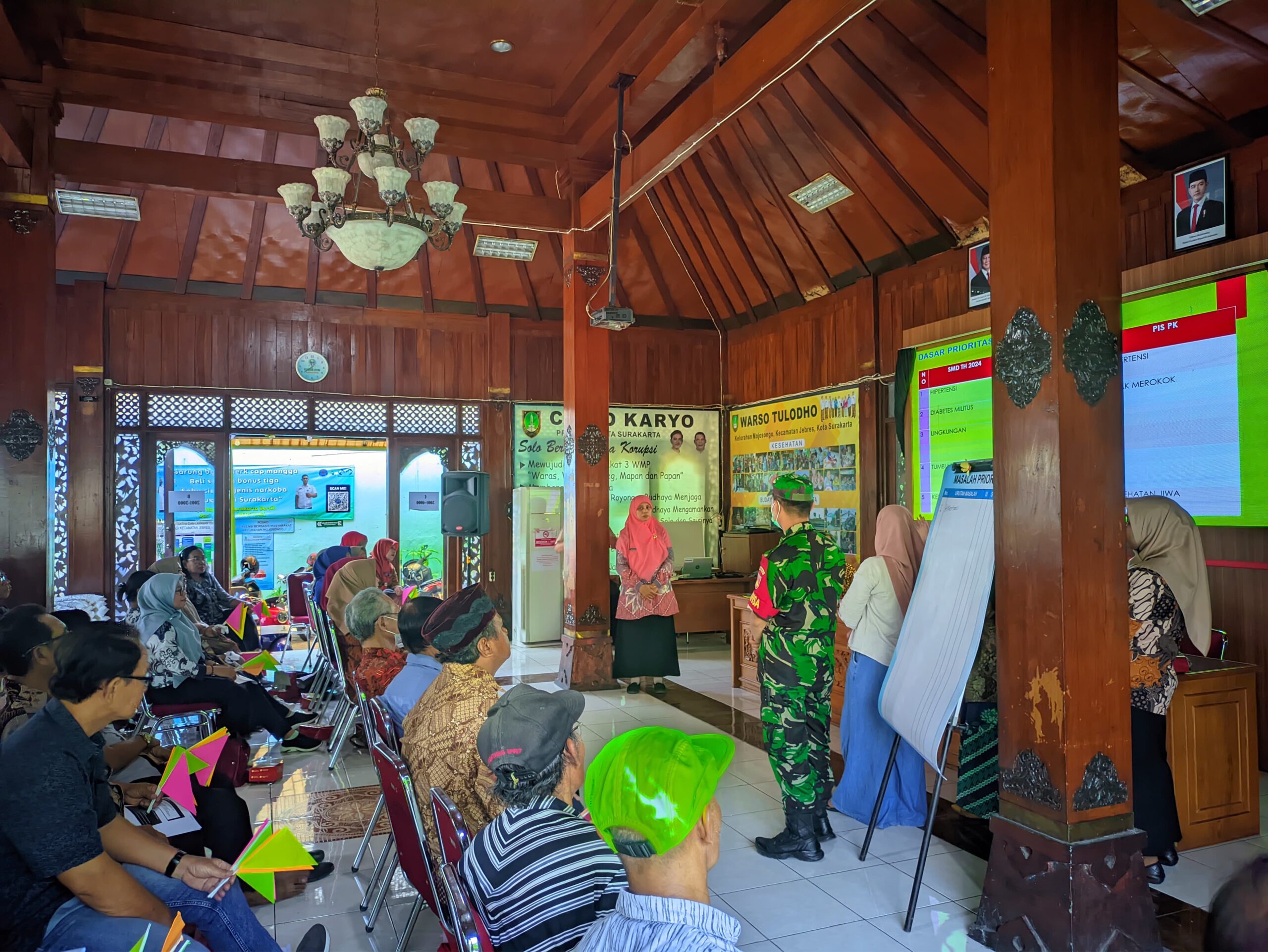 Peran Aktif Babinsa Mojosongo Dalam Musyawarah Masyarakat Desa (MMD) Tentang Kesehatan Warga Masyarakat