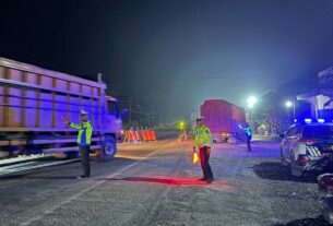 Perbaikan Jembatan Way Pidada, Kasat Lantas Polres Tulang Bawang Imbau Kendaraan Diatas 25 Ton Lewat Jalan Tol