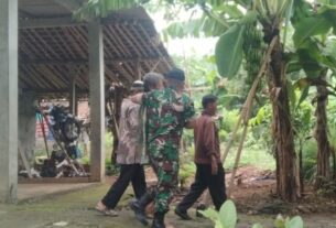 Babinsa Nogosari Turut Pengamanan Dan Pengawalan Pasien ODGJ