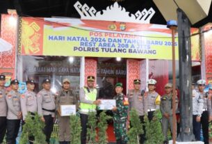 Berikan Bingkisan Untuk Tiga Pos Operasi Lilin Krakatau 2024, AKBP James Juga Ingatkan Pesan Penting Ini