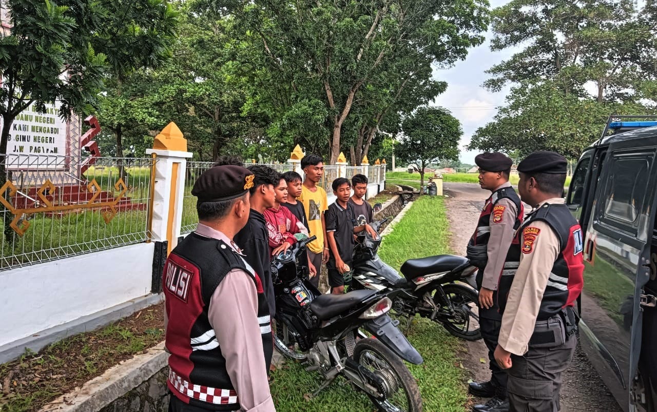 Cegah Aksi Balap Liar, Pos Pam Menggala Operasi Lilin Krakatau 2024 Gelar Patroli Dialogis