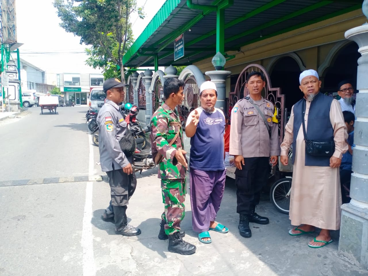 Datangi, Dekati Sayangi, Inilah Cara Babinsa Joyotakan dekat Dengan Tokoh Agama