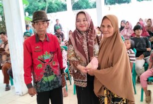 Di akhir tahun 2024, Pemdes Desa penagan Ratu Bagikan Bantuan BLT-DD