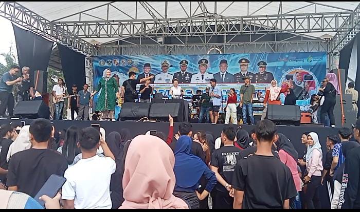 Fun Bike dan Jalan Santai Lampura di Ramaikan Artis Ibu Kota Cupi Cupita dan Bunda Dor Dor