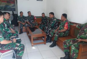 Jaga Kesehatan Di Musim Penghujan, Pesan Danramil 04/Jebres Pada Apel Pagi