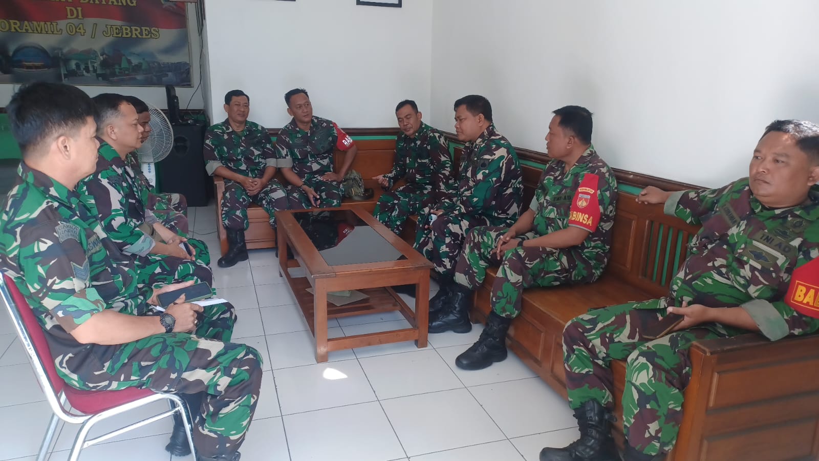 Jaga Kesehatan Di Musim Penghujan, Pesan Danramil 04/Jebres Pada Apel Pagi