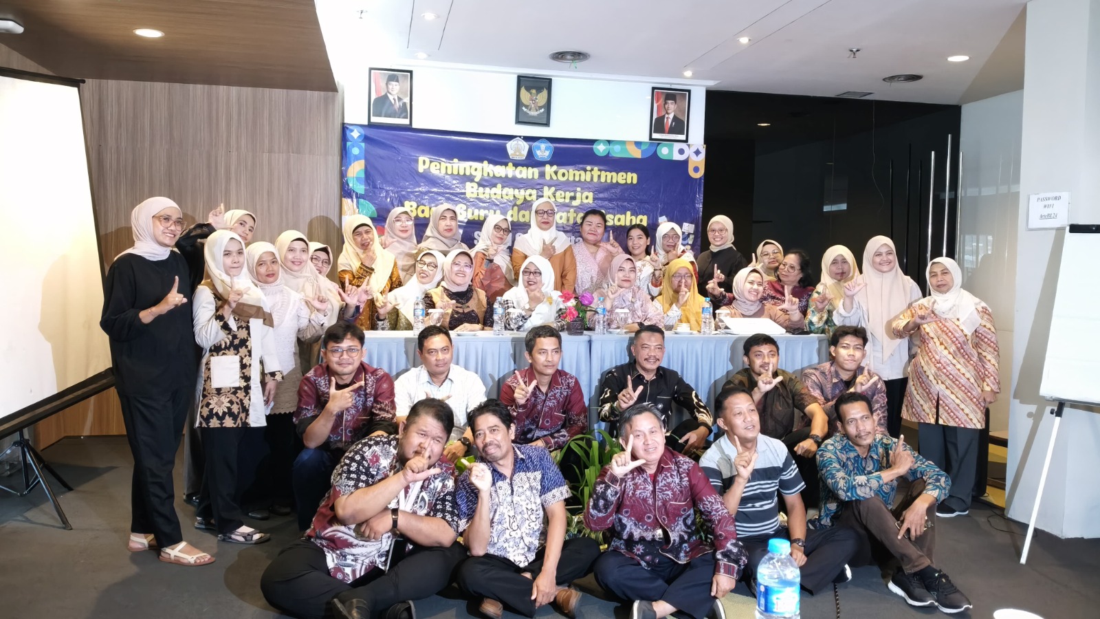Pelatihan SMKN 60 Jakarta: Kunci Sukses Berpenampilan Menarik dan Budaya Kerja Profesional