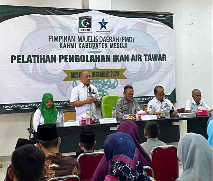 KAHMI Mesuji melaksanakan kegiatan pemberian santunan anak yatim